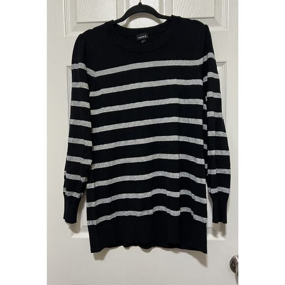 Torrid Women’s Crew Neck Fitted Sweater Size 2/2X Black Silver Striped EUC - Picture 1 of 7